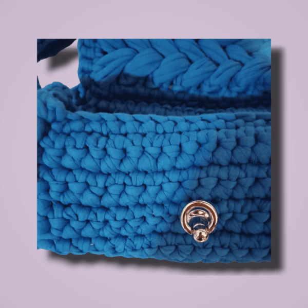 Bolsa Tipo Flap de Fiesta: ¡Tu Compañera Hecha a Mano!