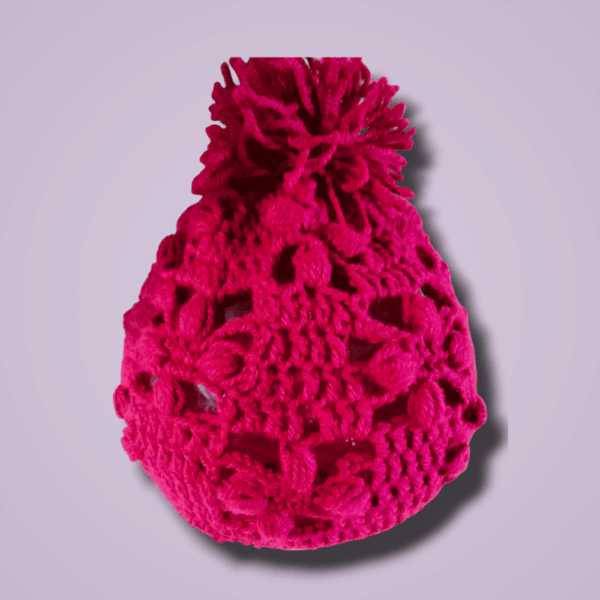 gorro-12-1 Gorro Bugambilia: Tejido a Mano con Flores y Pomón