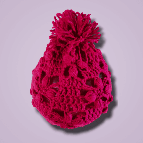 gorro-12-2 Gorro Bugambilia: Tejido a Mano con Flores y Pomón