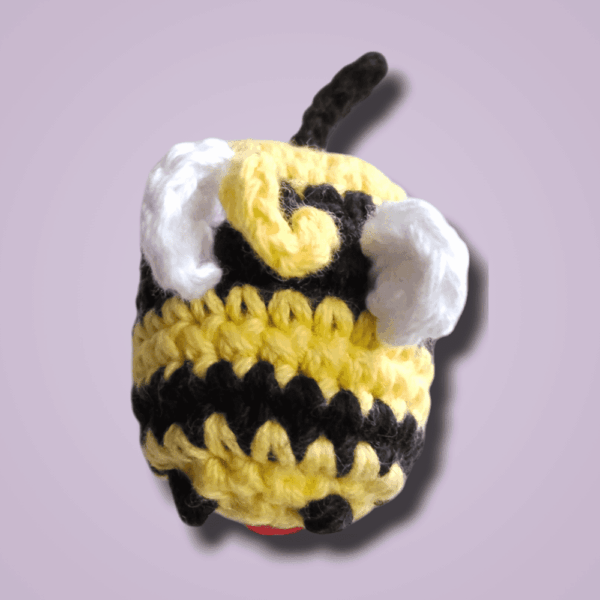 Polenia Abeja Aventurera | Amigurumi Llavero para Exploradores