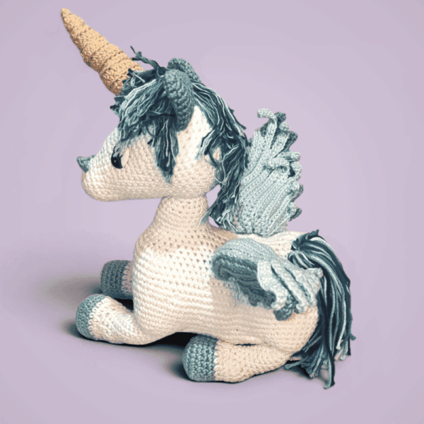 Unicornio Alado Amigurumi - Regalo Mágico Hecho a Mano